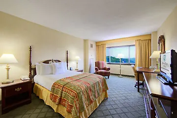 Doubletree By Hilton Fort Lee/George Washington Bridge 4*,