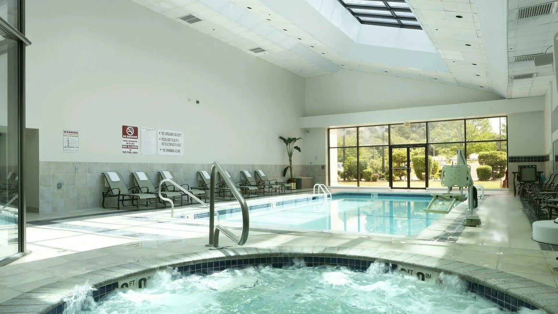 Doubletree By Hilton Fort Lee/George Washington Bridge
