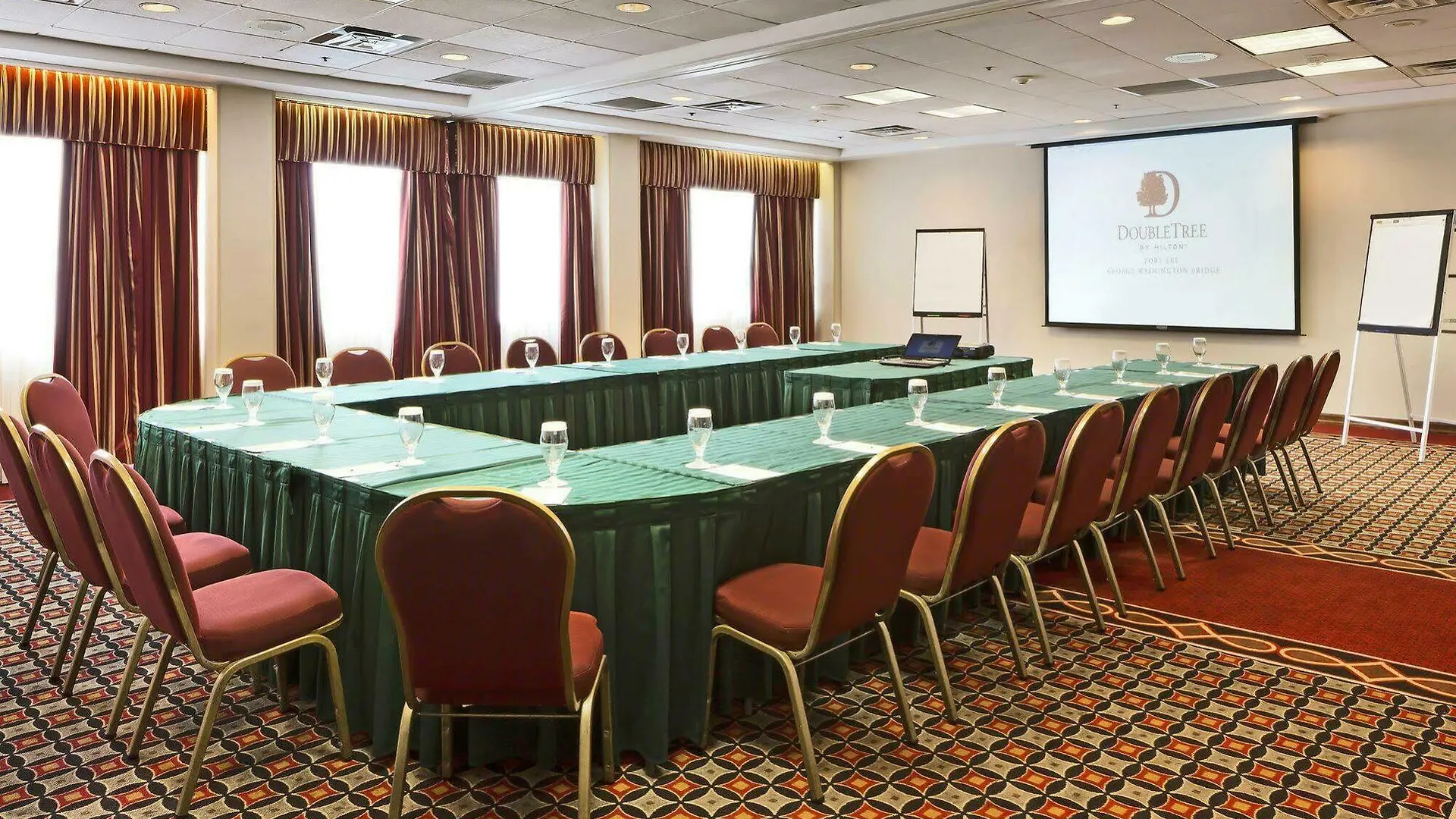 Doubletree By Hilton Fort Lee/George Washington Bridge